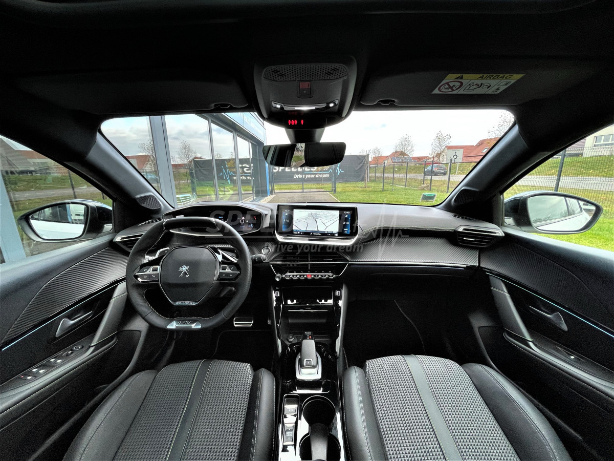 PEUGEOT 208 GT
