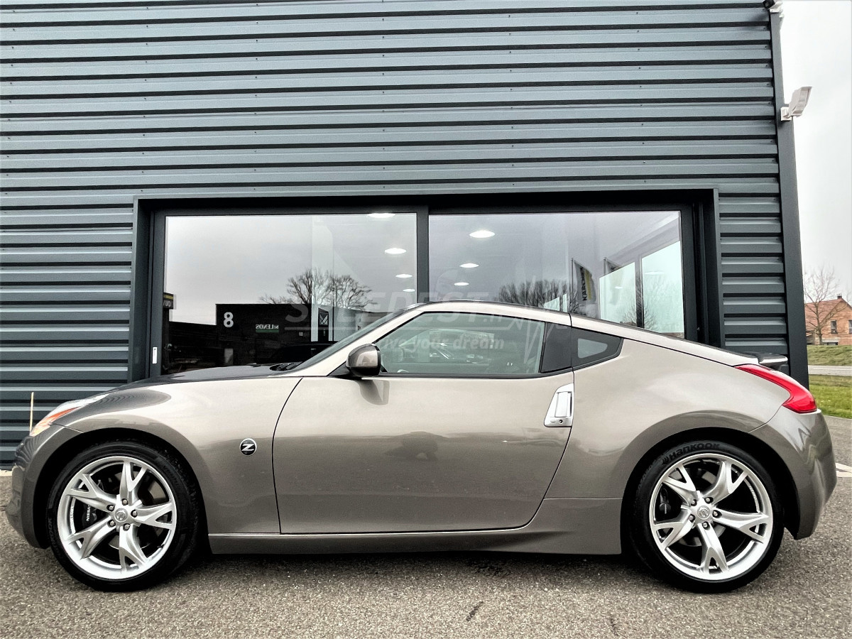 NISSAN 370Z -1ère MAIN-