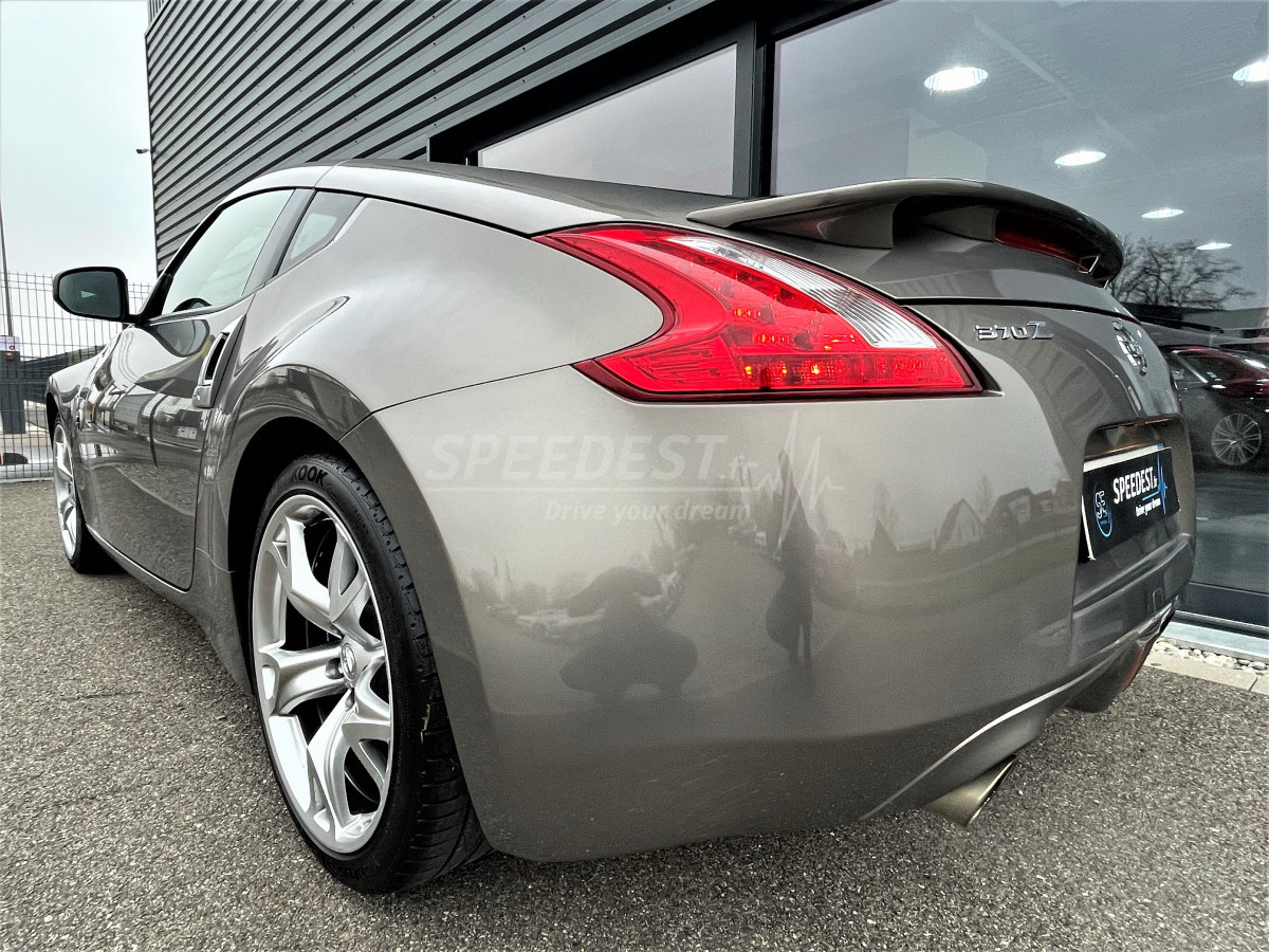 NISSAN 370Z -1ère MAIN-