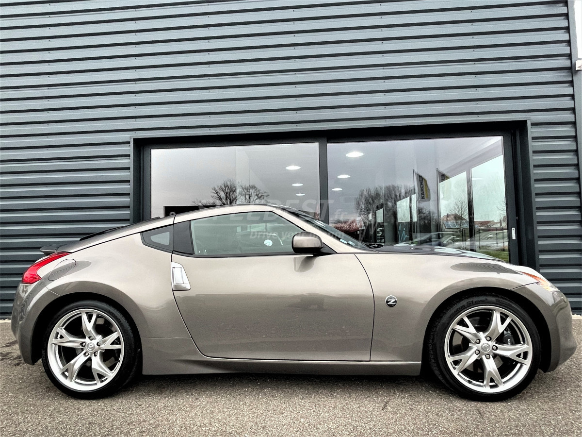 NISSAN 370Z -1ère MAIN-