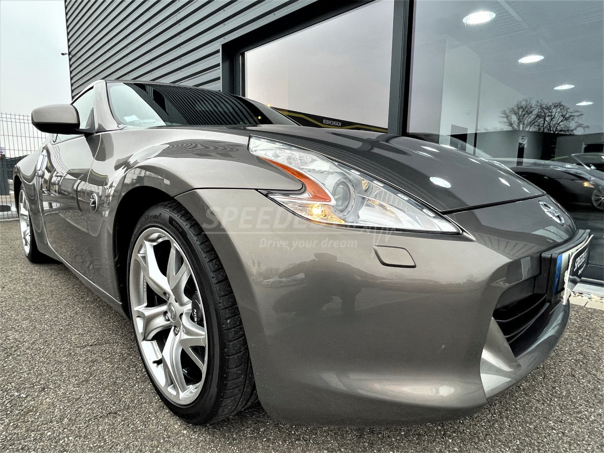 NISSAN 370Z -1ère MAIN-