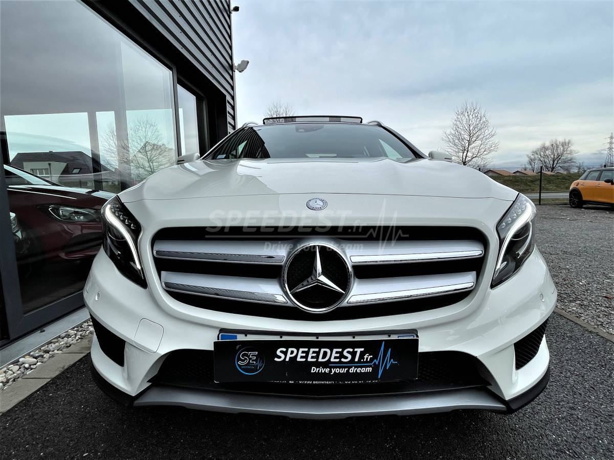 MERCEDES GLA 250 -AMG/TOIT PANO-