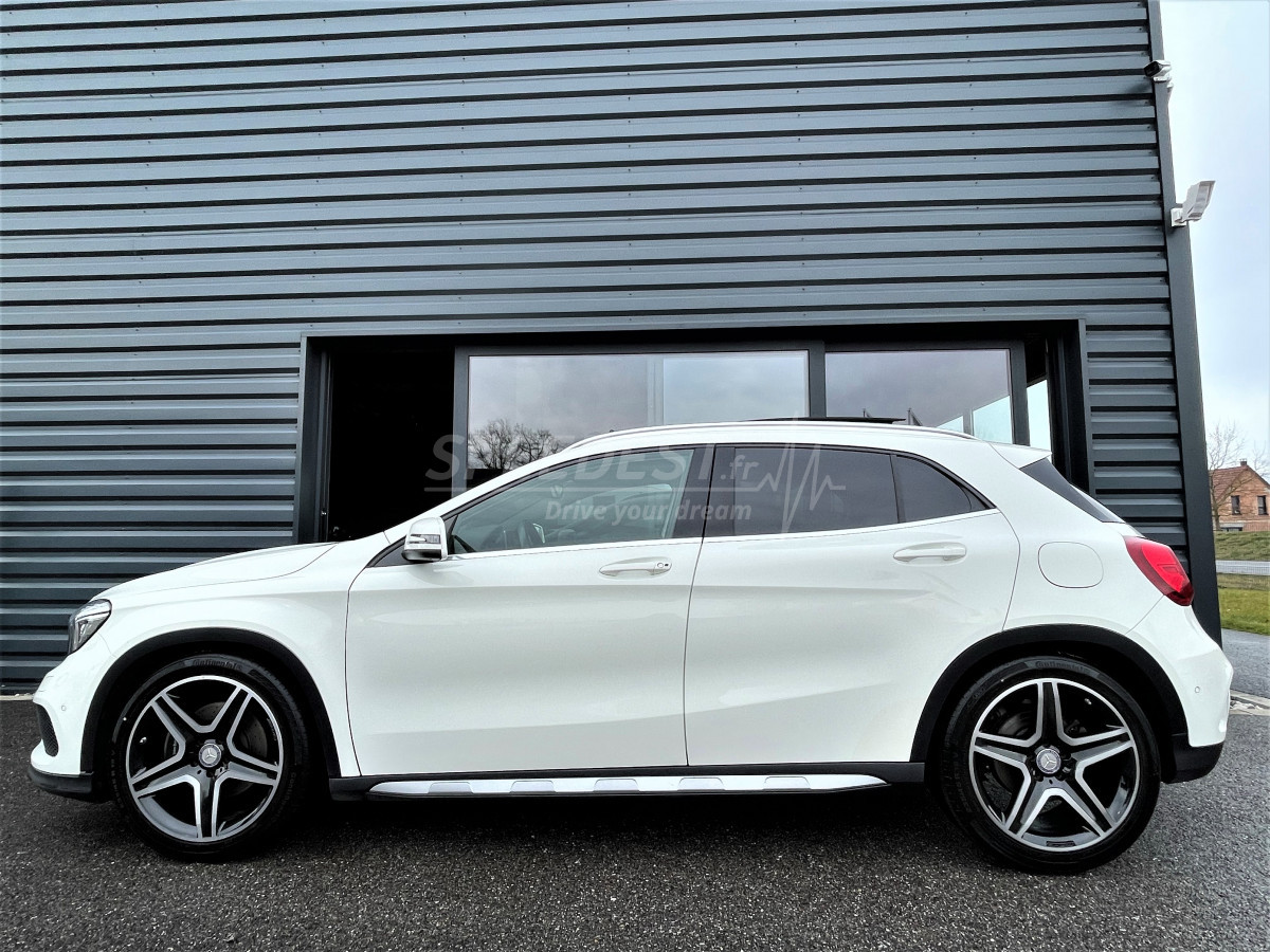 MERCEDES GLA 250 -AMG/TOIT PANO-