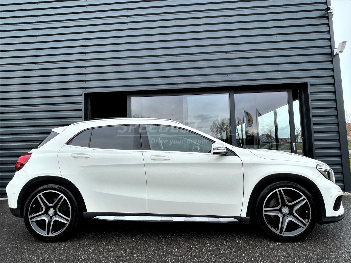 MERCEDES GLA 250 -AMG/TOIT PANO-