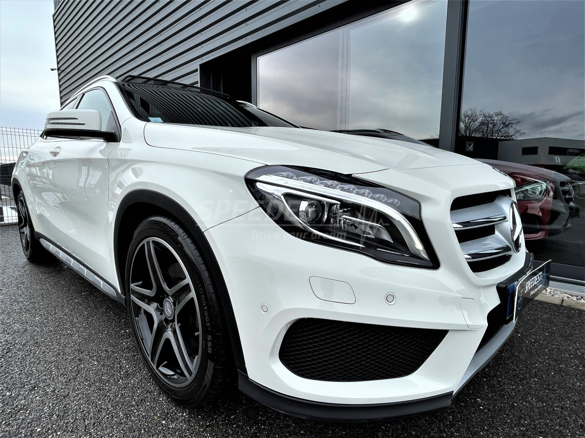 MERCEDES GLA 250 -AMG/TOIT PANO-