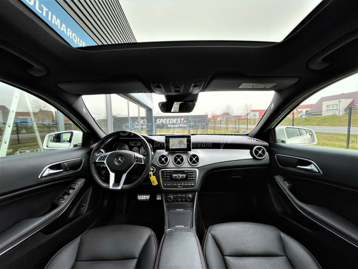 MERCEDES GLA 250 -AMG/TOIT PANO-