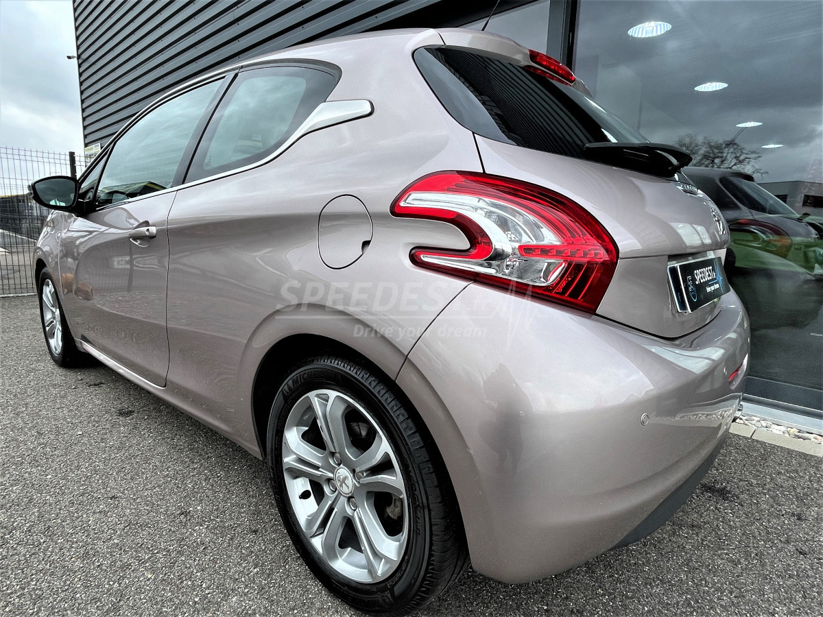 PEUGEOT 208 ALLURE 95ch