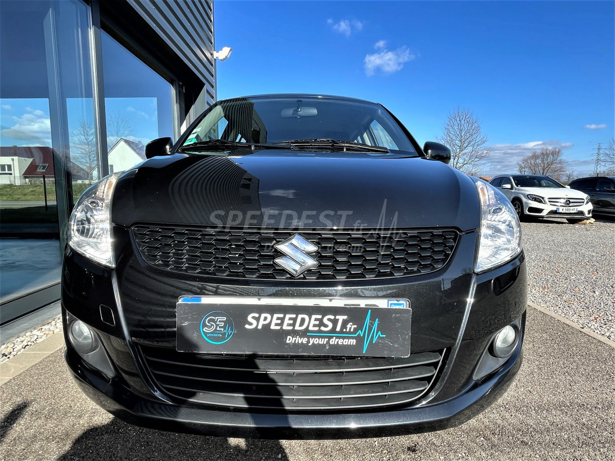 SUZUKI SWIFT -PROPRE ET EQUIPE-