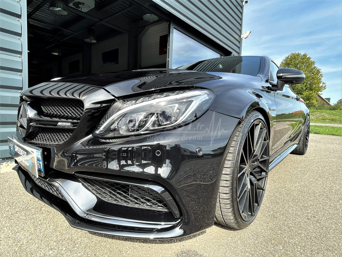 MERCEDES C63 AMG -MAGNIFIQUE-