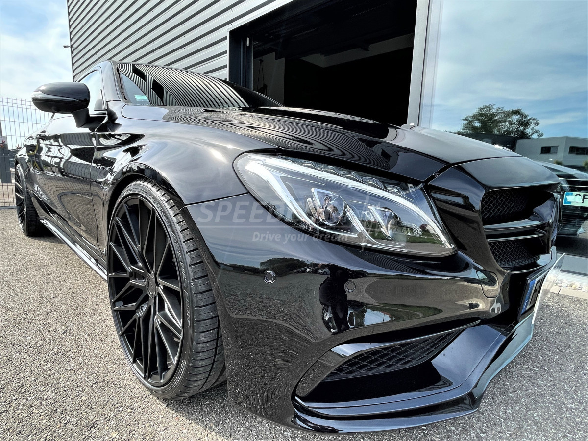 MERCEDES C63 AMG -MAGNIFIQUE-