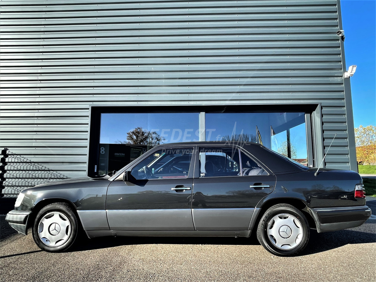 MERCEDES E250 -JUNGTIMER/1ere MAIN-