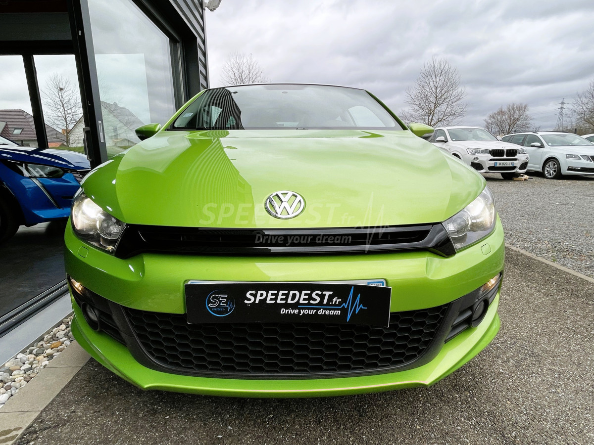 VW SCIROCCO RLINE -TOIT PANO-