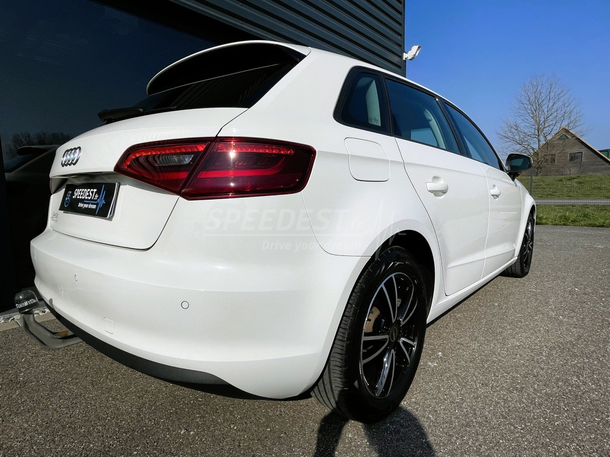 AUDI A3 -ACC/ATTELAGE-