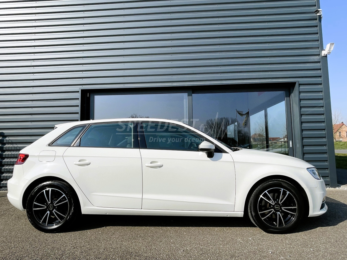 AUDI A3 -ACC/ATTELAGE-