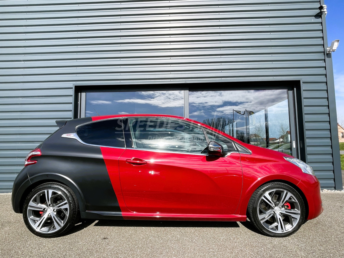 PEUGEOT 208 GTI -BITON/GPS-