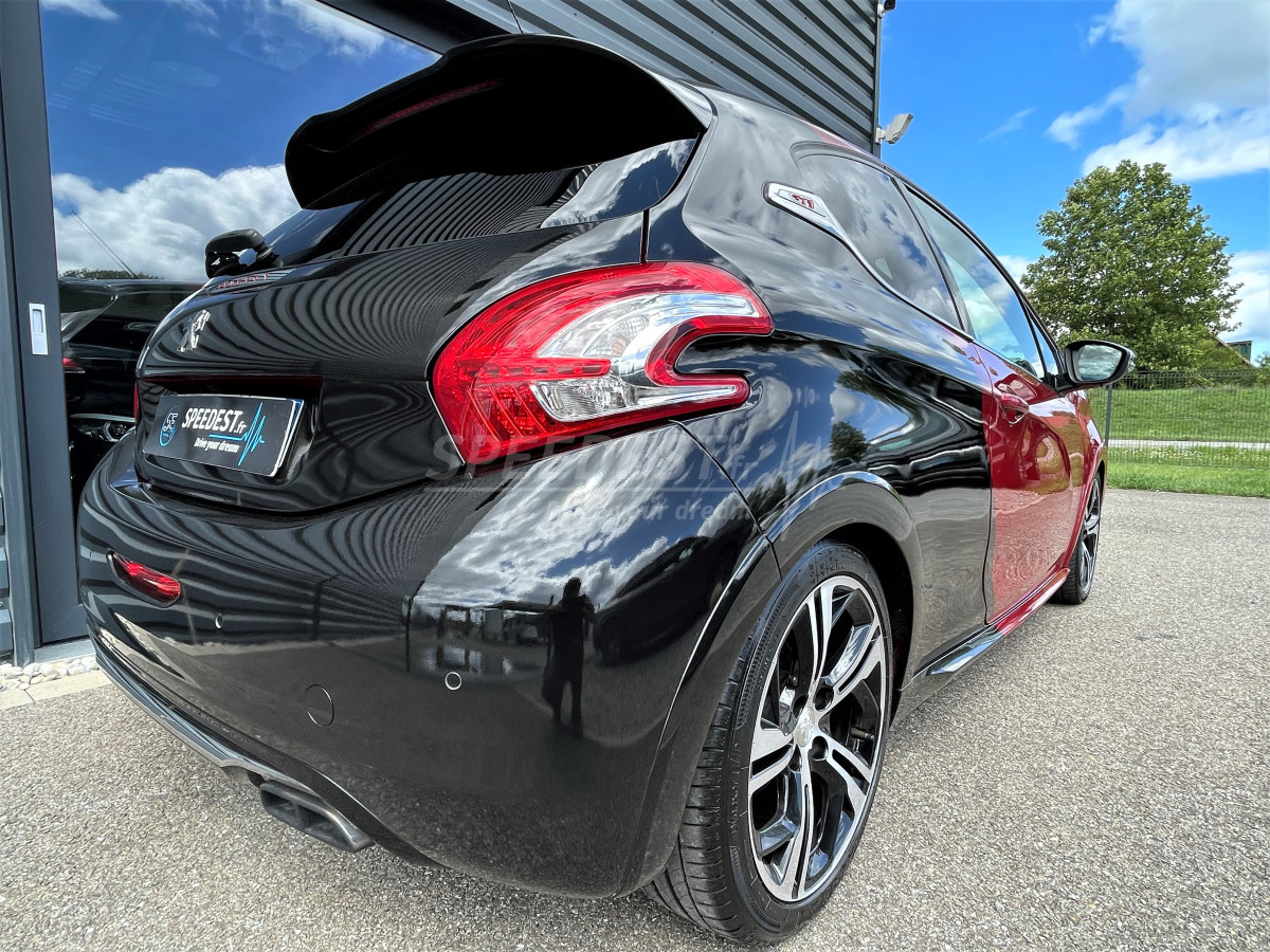 PEUGEOT 208 GTI