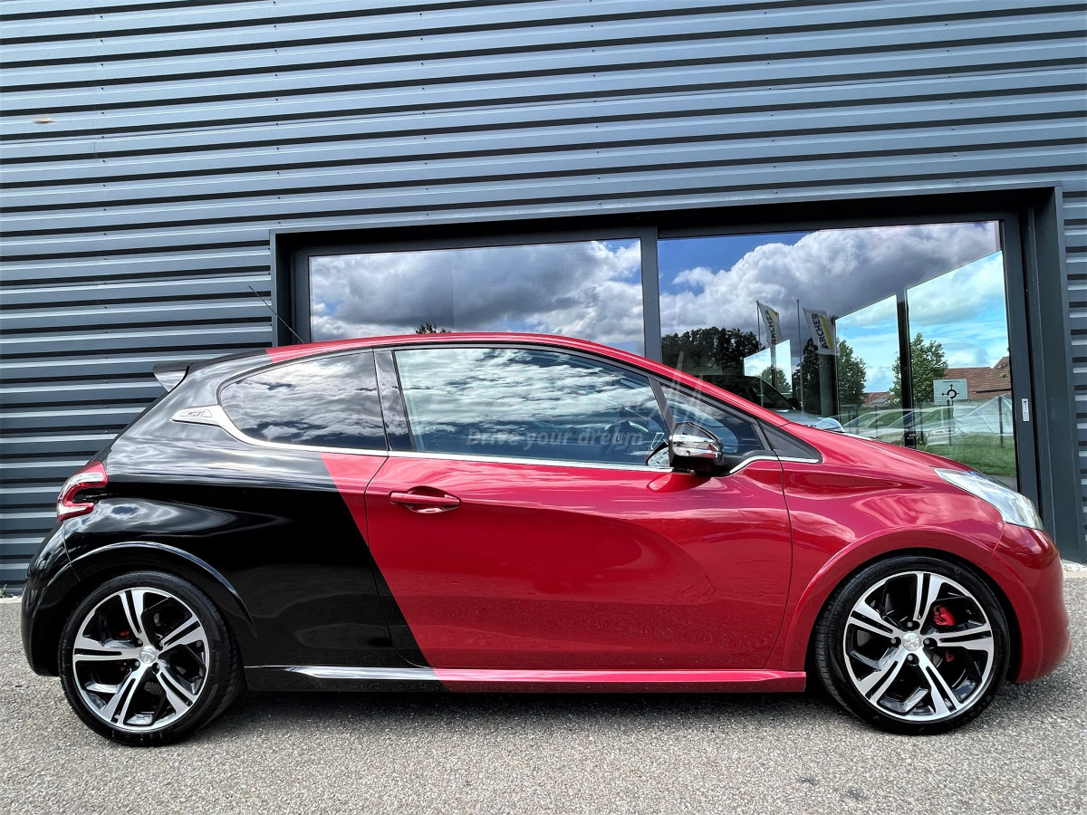 PEUGEOT 208 GTI