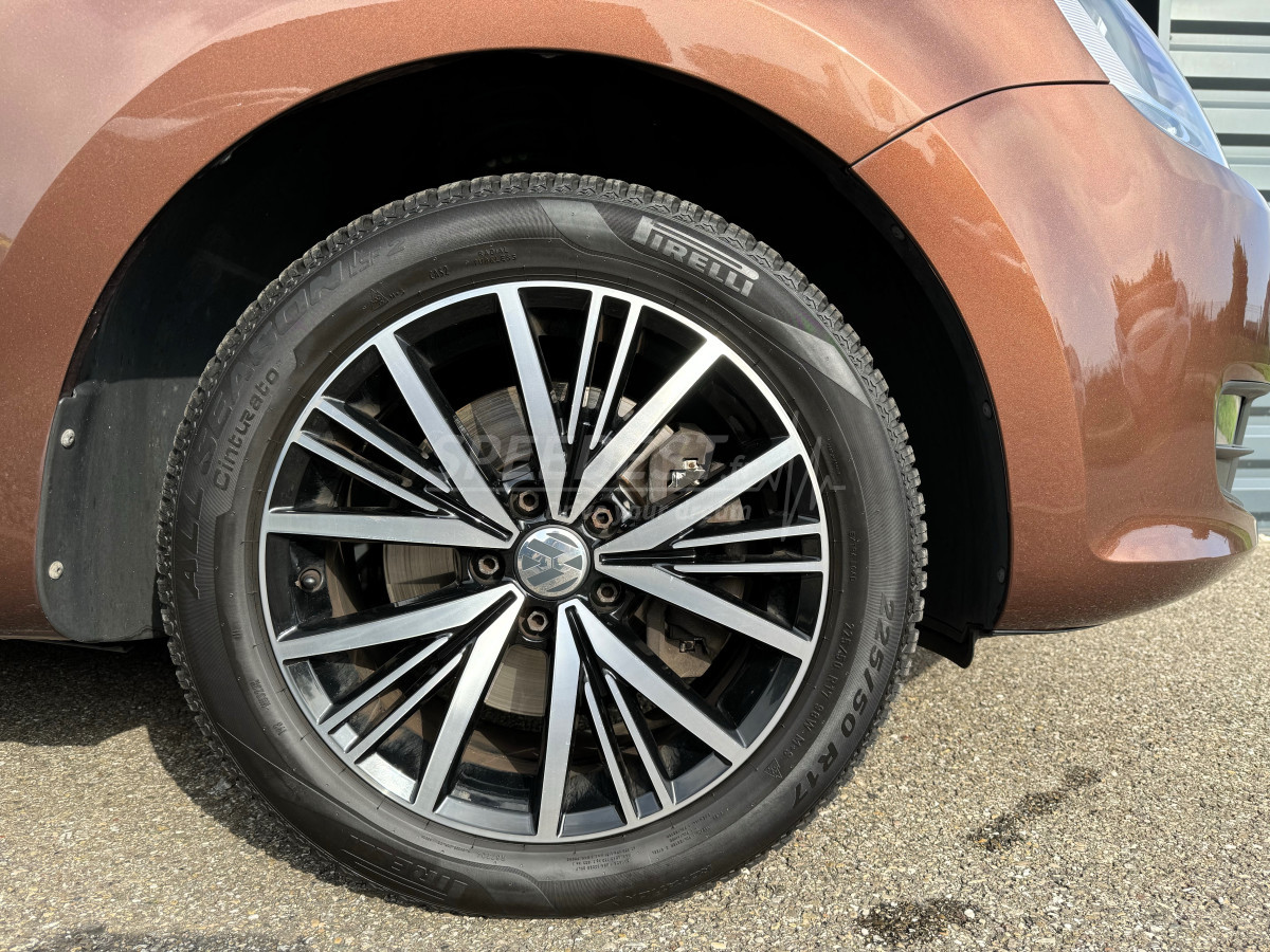 VW SHARAN -SUREEQUIPE-