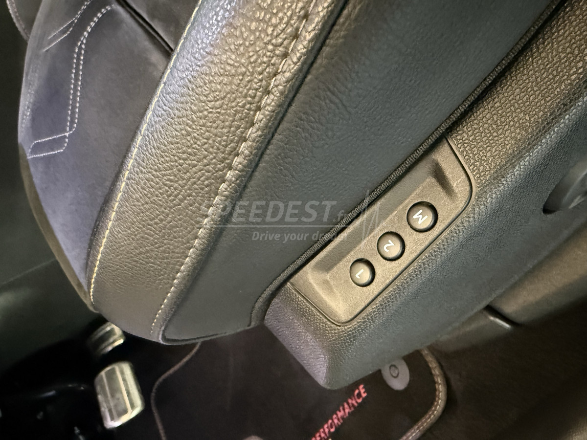 DS7 CROSSBACK PERFORMANCE LINE +