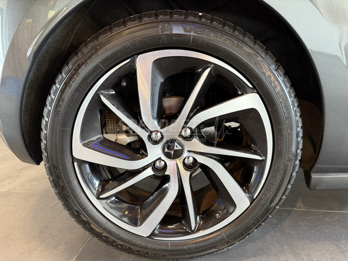 DS3 130ch TYPE SPORTCHIC
