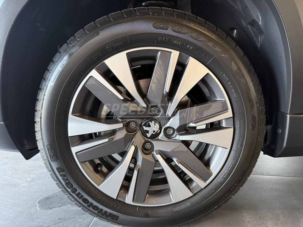 PEUGEOT 2008 ALLURE 130ch - 29500 KM! -