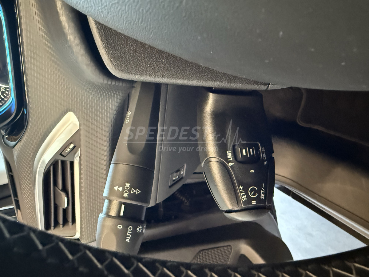 PEUGEOT 2008 ALLURE 130ch - 29500 KM! -