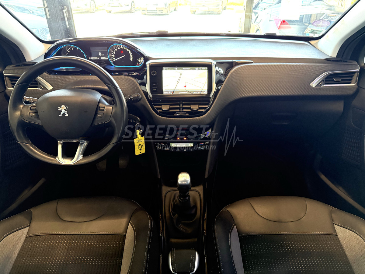 PEUGEOT 2008 ALLURE 130ch - 29500 KM! -