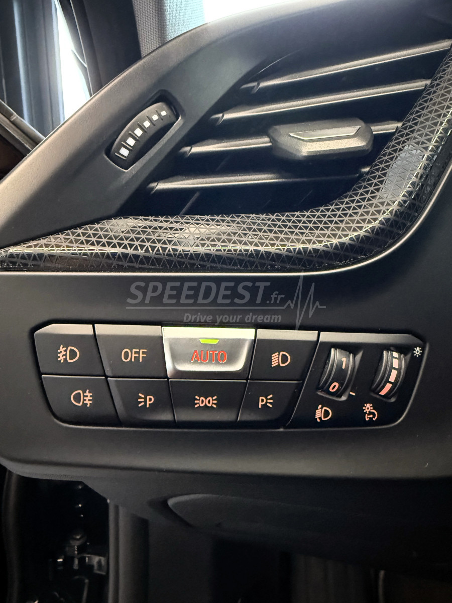 BMW 118D SPORT -CARPLAY-