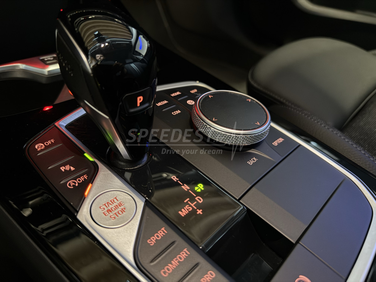 BMW 118D SPORT -CARPLAY-