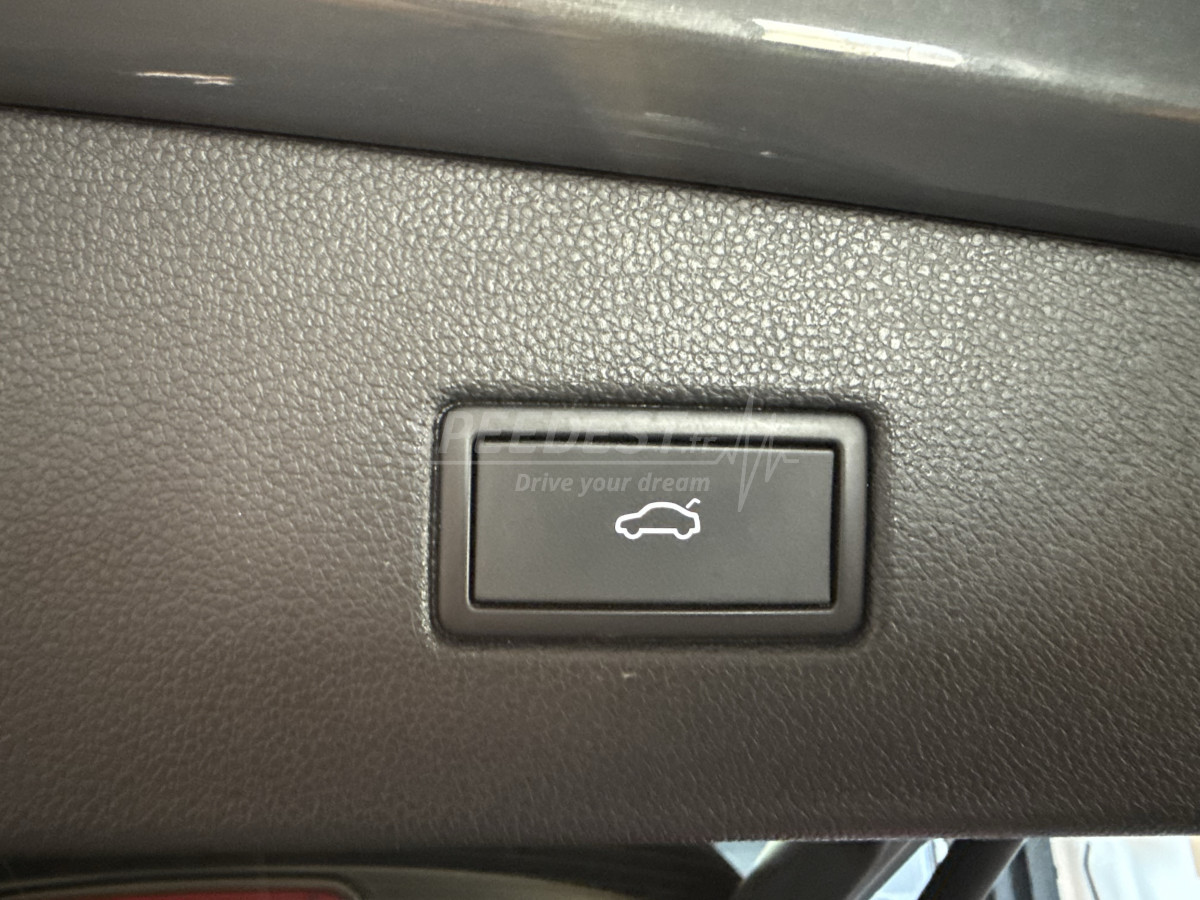 TIGUAN RLINE 245ch -TOIT OUVRANT / ATTELAGE-