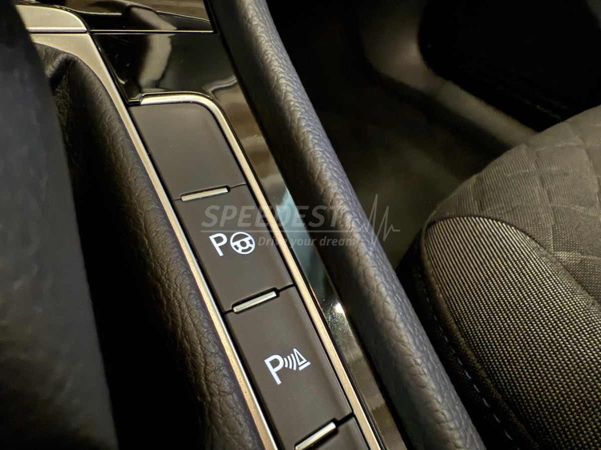 GOLF VII FACELIFT -TOIT OUVRANT-