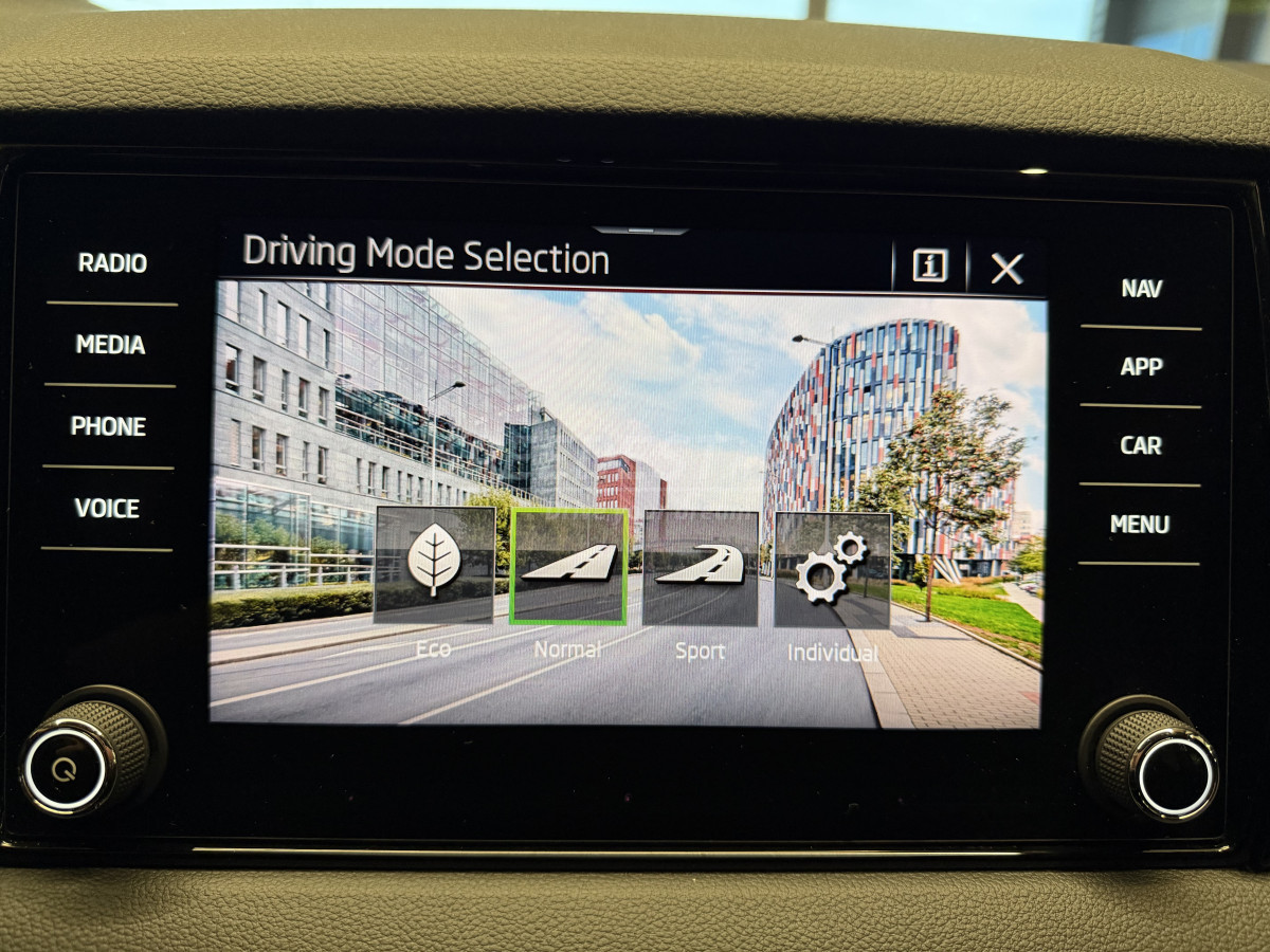 SKODA KAROQ SPORTLINE