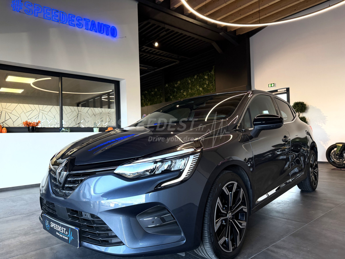 CLIO LIMITED -27 500KM-