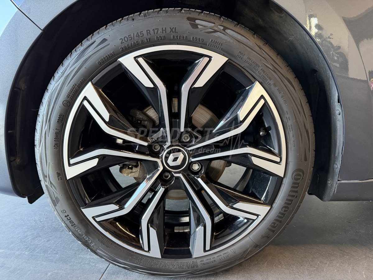 CLIO LIMITED -27 500KM-