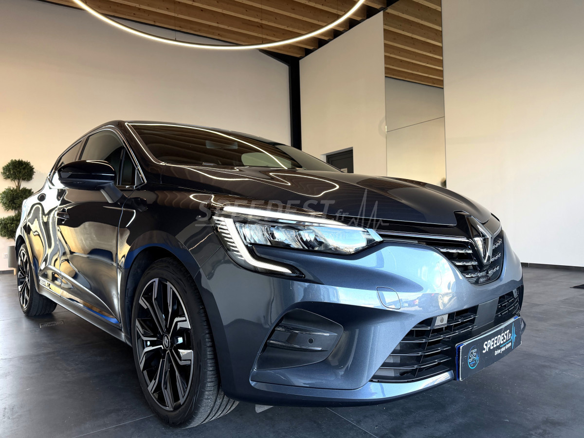 CLIO LIMITED -27 500KM-