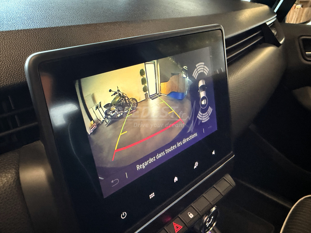 CLIO LIMITED -27 500KM-