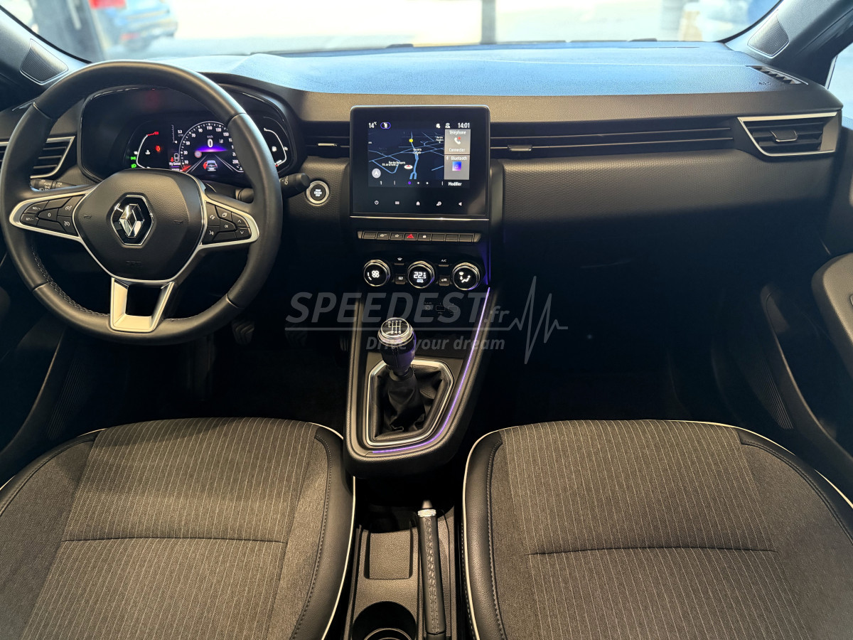 CLIO LIMITED -27 500KM-