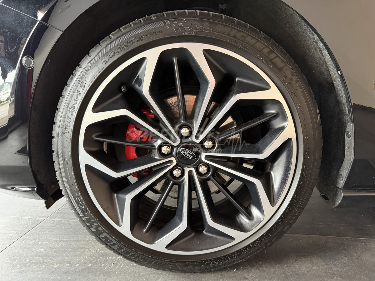 FOCUS STLINE -CAMERA/CARPLAY-