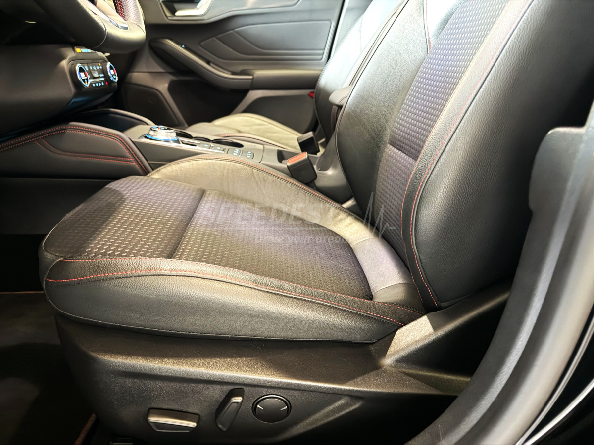 FOCUS STLINE -CAMERA/CARPLAY-