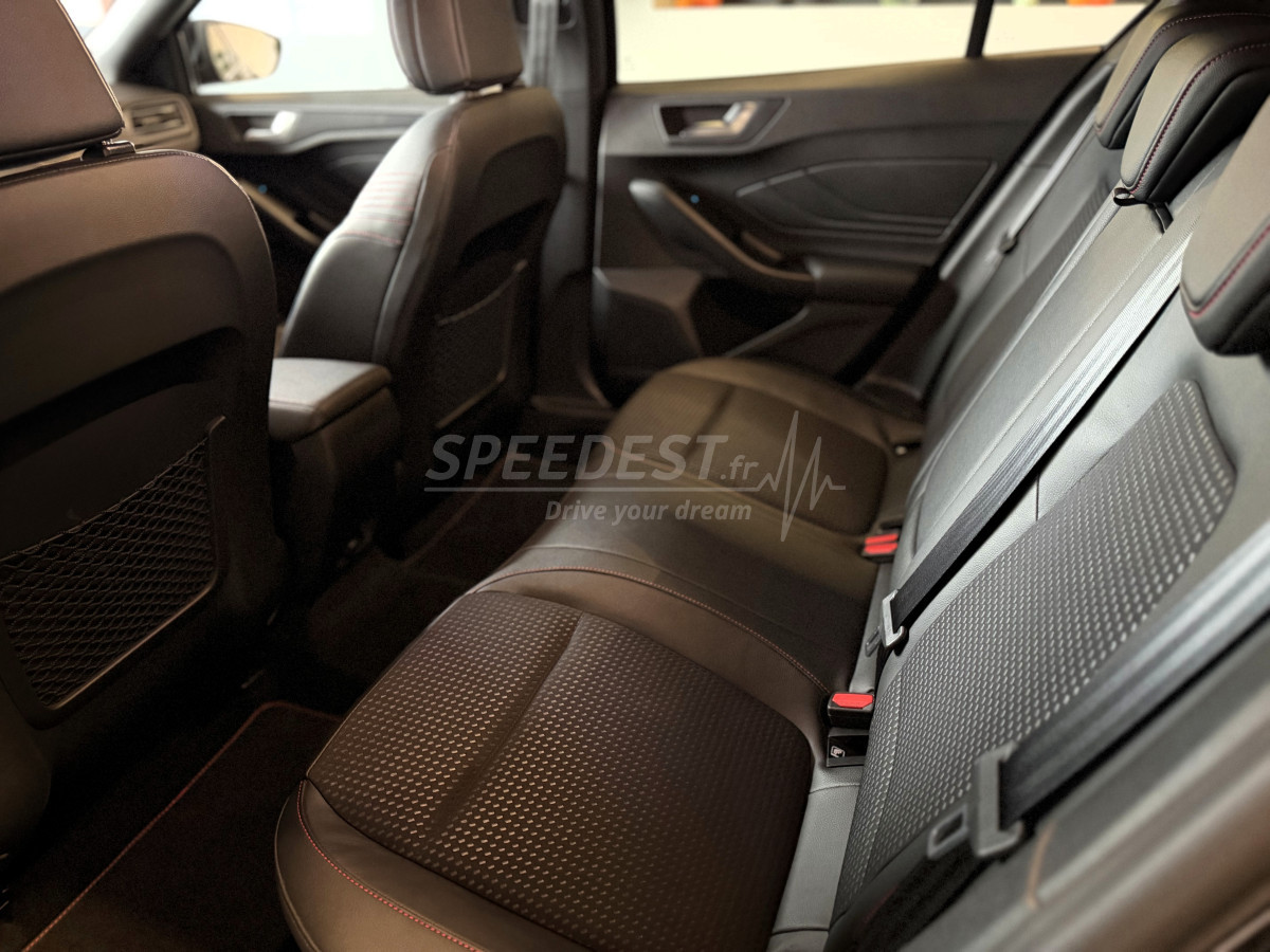 FOCUS STLINE -CAMERA/CARPLAY-