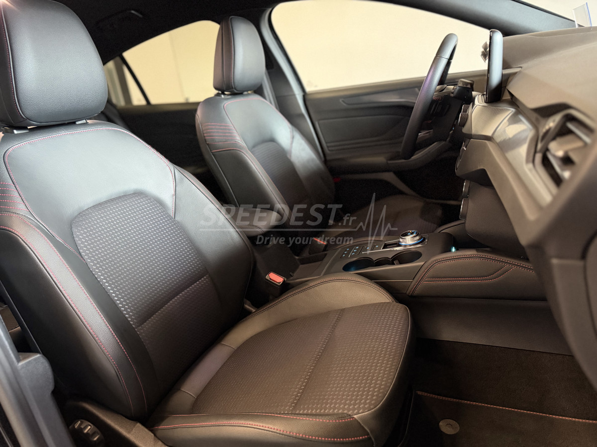 FOCUS STLINE -CAMERA/CARPLAY-