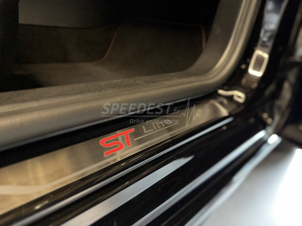 FOCUS STLINE -CAMERA/CARPLAY-