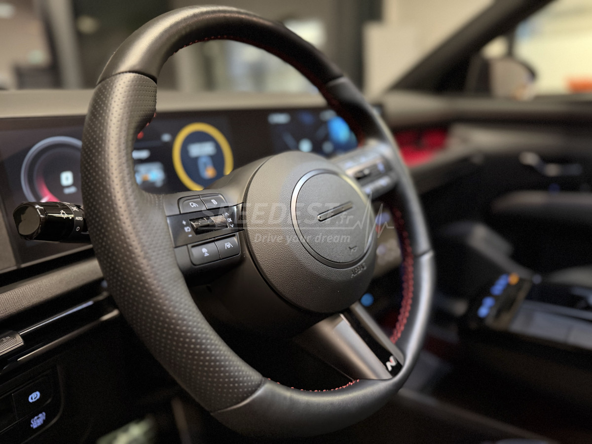 HYUNDAI TUCSON NLINE -ETAT NEUF/FULL-