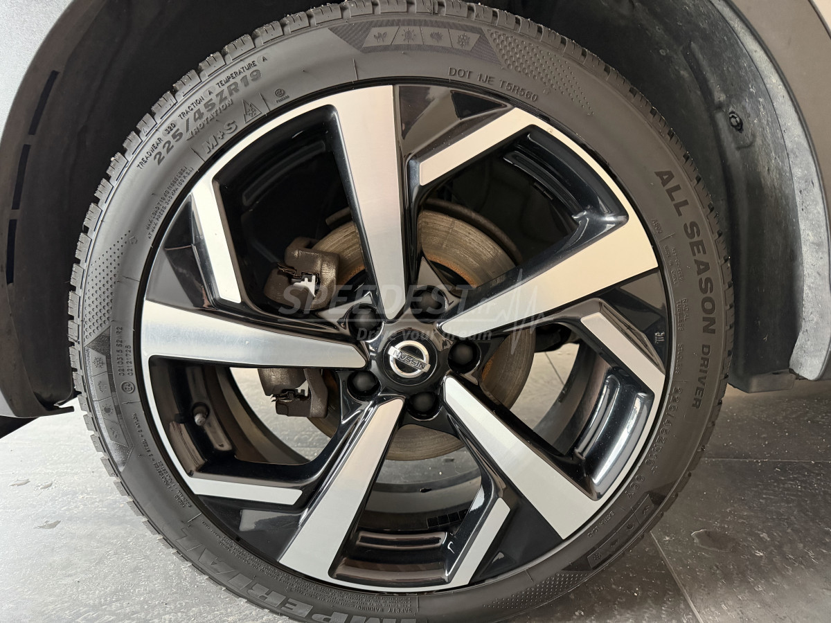 QASHQAI TEKNA+ -SUREEQUIPE-