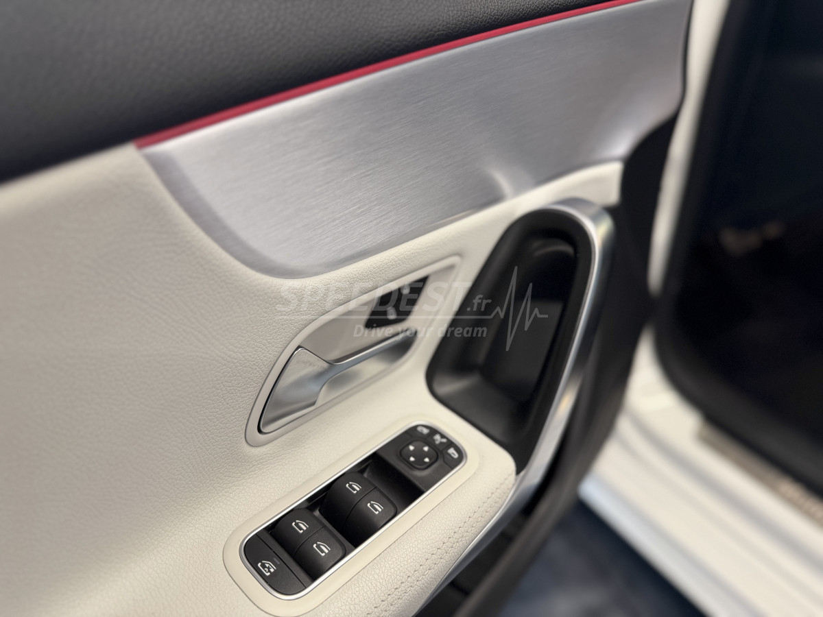 MERCEDES A200 AMG -TOP CONFIGURATION-