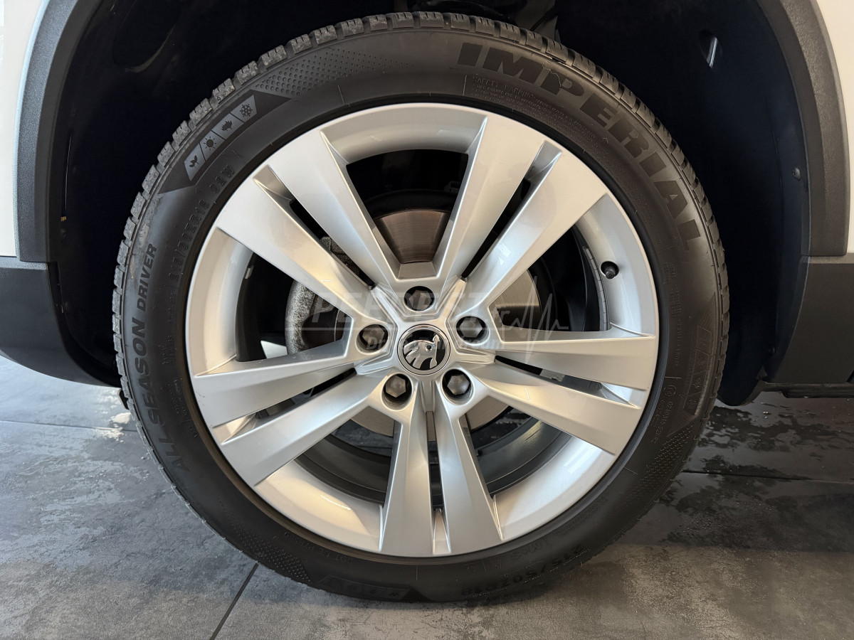 KAROQ STYLE -CAMERA/CARPLAY-