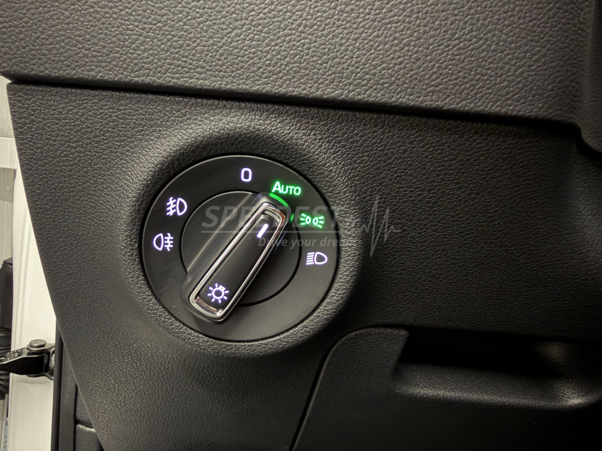 KAROQ STYLE -CAMERA/CARPLAY-