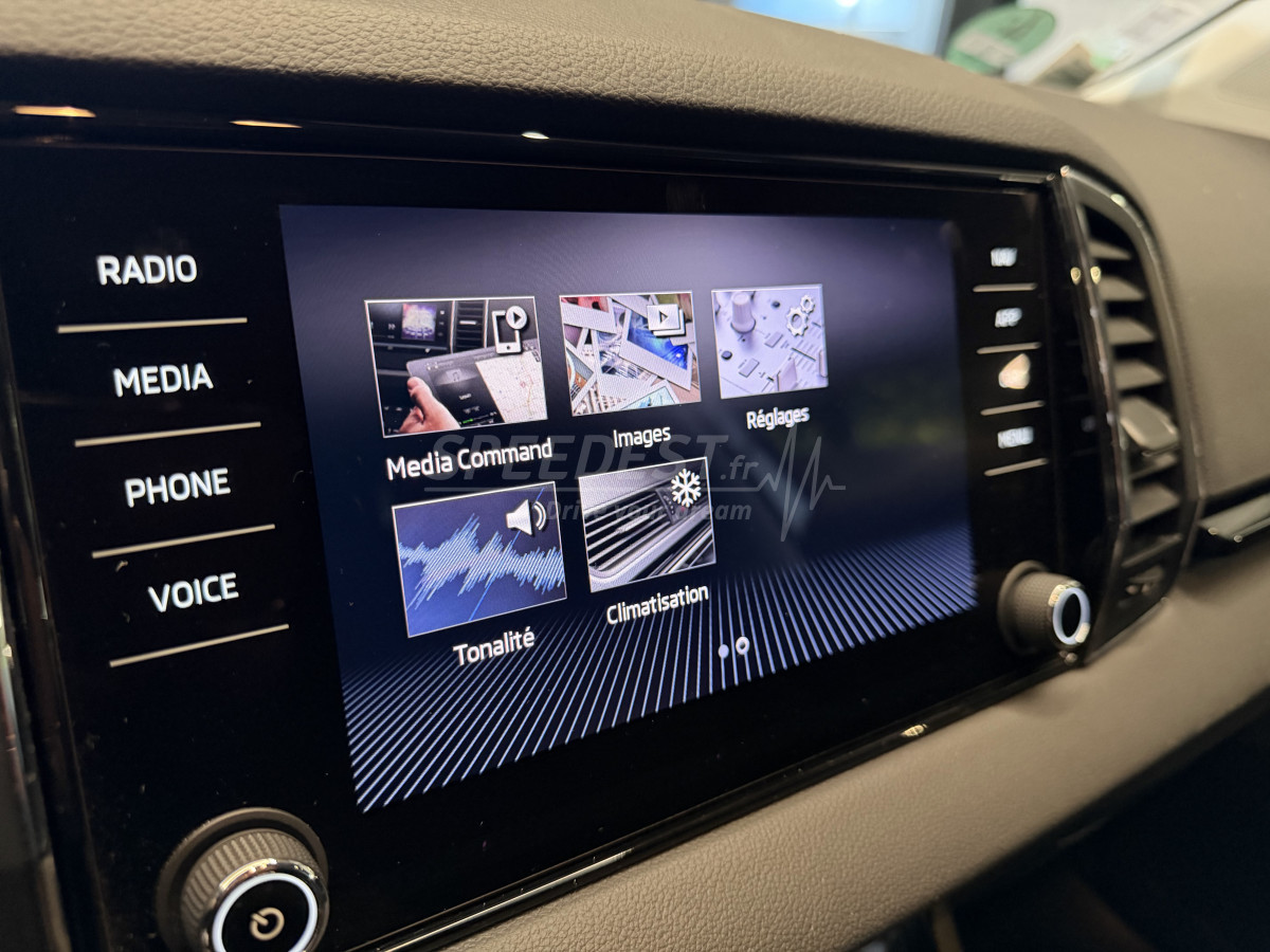 KAROQ STYLE -CAMERA/CARPLAY-