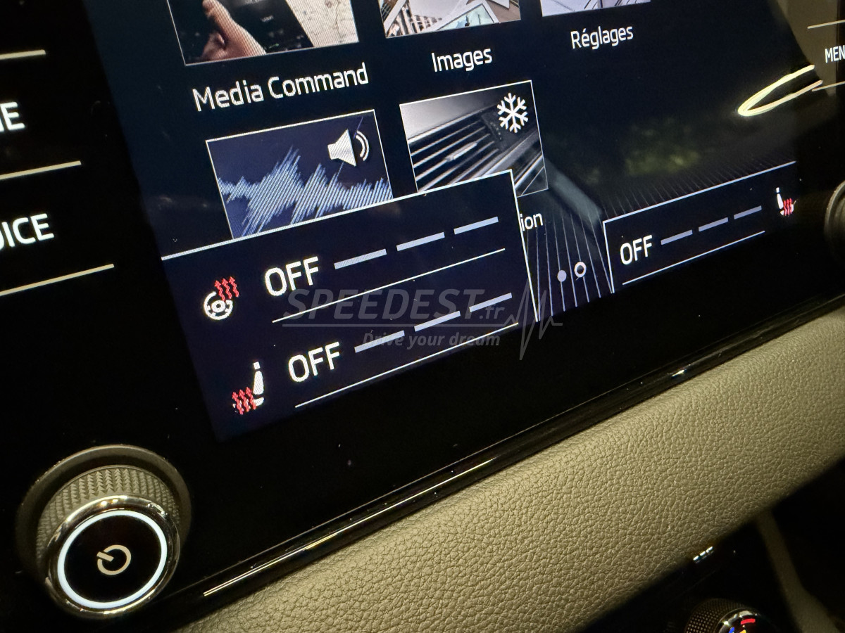 KAROQ STYLE -CAMERA/CARPLAY-