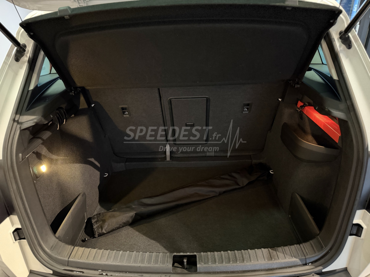 KAROQ STYLE -CAMERA/CARPLAY-